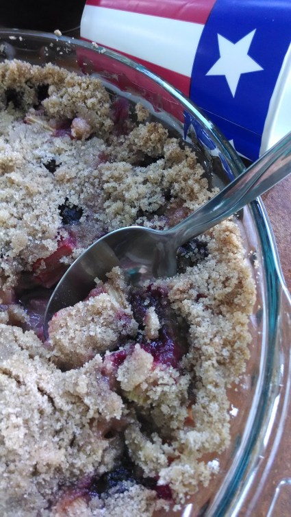 rhubarb crisp finished